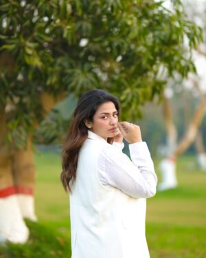 Hira Soomro Instagram - @areebaziz960 
@zara shirt 
@lamaretail coat 
@khaadi pants
@outfitters_pk  shoes 
@sheinofficial  jewels