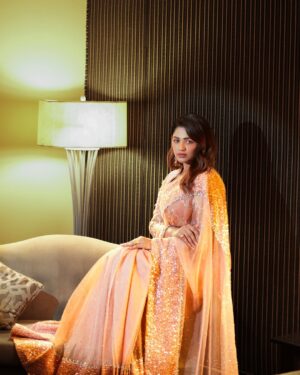 Hira Soomro Instagram - 📸 @photodoctor.official & @shamsiisaqib 
👗 @mehlazofficial 
@stylebykiranraza