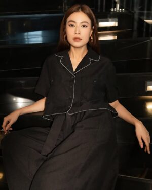 Hoang Thuy Linh Instagram - YẾN

💄Team Hiwon- Jimin
📸Xâu Béo
👗Hoàng Ku 

#khongngaicuoichicanmotlido #VFC #VTV3