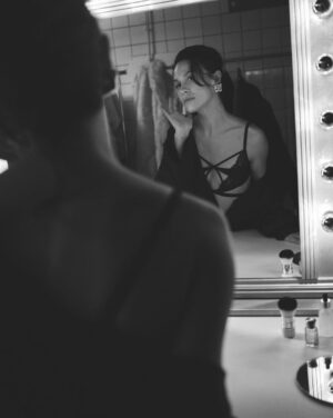 Holly Mae Brood Instagram - For Every Woman In You. From the spotlight to slow mornings at home—I embrace every side of me.  Whether I’m on set, out and about, or just unwinding, feeling comfortable and confident starts with the right foundation. 

“For Every Woman in You draait voor mij om zelfvertrouwen en in je kracht staan. Elke vrouw heeft verschillende kanten en de juiste lingerie ondersteunt je in elke mood. Dat begrijpt Hunkemöller en daarom ben ik zo trots op deze samenwerking – het voelt geweldig om deel uit te maken van een merk dat vrouwen helpt zich mooi en sterk te voelen, op elk moment van de dag.” – Holly Mae Brood 

@hunkemoller ‘s lingerie moves with me through every moment, every role, every version of myself. Because confidence? It starts from within. #foreverywomaninyou #hunkemöller