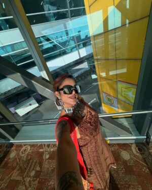 Hritu Zee Instagram - Fashion rooted in tradition.
 Traditional twist, modern charm.