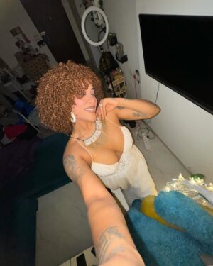 Hritu Zee Instagram - How Do I Look ??😍
#afrocurls #afro #afrohair