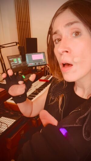 Imogen Heap Instagram - How did you find my music? 

So many people are discovering my music for the first time through Headlock 👋. For those who’ve been here a bit longer…how you do find me?