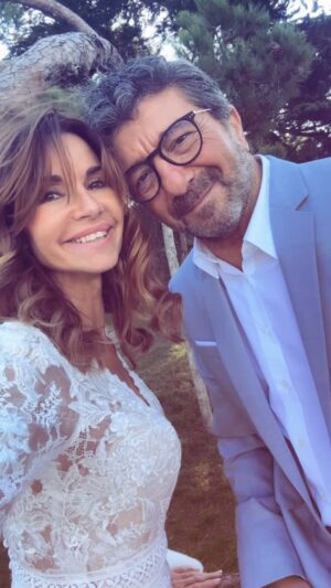 Ingrid Chauvin Instagram - Joyeux toi mon Amour 🤍. Joyeux Nous  Joyeux Vous 🩵🩷. #saintvalentin #amour #love  @philippewarrin