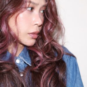 Intira Charoenpura Instagram - INTHIRA in PEONY 🌸
.
Model : @itr 
Hair : @recordingofsushiboy69 
Assisrant : @mat_ds12 
Product : Milbon . Ordeve . Relaxy line . Latte berry
.
#ร้านทำผมใกล้ฉัน #ร้านทำผมแนะนำ #ร้านทำผมแนะนำพัฒนาการ #ร้านทำผม #ร้านตัดผม #ร้านตัดผมพัฒนาการ #ร้านทำผมพัฒนาการ #ร้านทำสีผม #ร้านทำสีผมพัฒนาการ #ร้านฟอกผม #ร้านฟอกผมพัฒนาการ #แก้สีผมที่ไหนดี #ร้านแก้สีผม #ช่างแก้สีผม #ทำสีผมที่ไหนดีพัฒนาการ #ออกแบบทรงผม #ร้านทำผมดีดีย่านพัฒนาการ #ช่างทำผมดีๆย่านพัฒนาการ #ร้านทำผมช่างแป๊ะ
.
#milbon #milbonthailand #1769blossom #1769xfeonaliraxmilbon #1769sushiboy69 #1769hairstyle #1769haircolor #1769houseofsushiboy69