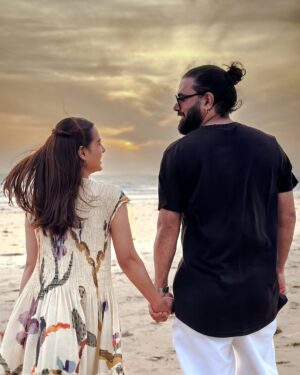 Iqra Aziz Instagram - میں تے میرا دِلبر جانی ⭐️
