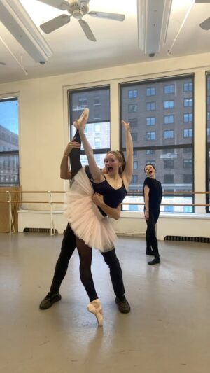 Irina Dvorovenko Instagram - Family shenanigans!🤣 #ballet #ballerina #dance #blochgirl #steps #finalbosslevel #dancelife #balletfamily