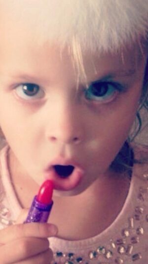 Irina Mairko Instagram - HB  my princess @milana__star 

Ты тут еще такая маленькая, неугомонная почемучка! Искренняя, открытая, любящая. Ты такая МОЯ и сейчас! И так страшно, что кто-то или что-то может ранить тебя, сделать тебе больно. Хочется защитить тебя, уберечь … или вооружить.
За эти 15 лет мы прошли с тобой огромный путь. Мы учились быть вместе, как одно целое, и быть отдельно друг от друга. Вместе мы проходили через кризисы, поднимаясь на следующие ступеньки в развитии. Никогда раньше я не думала, что именно твое детство сделает меня действительно взрослой. 
Береги в себе ту теплоту и искренность, оставайся такой же вежливой и настоящей. I love you 😘❤️💕 Я всегда рядом 🤍