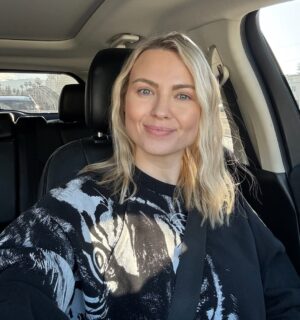 Irina Voronina Instagram - It does not matter how slowly you go as long as you do not stop 😃💪🙏 #motivation #standupcomedy #irinavoronina