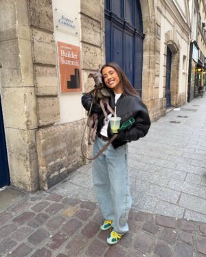 Isabeau Delatour Instagram - Mon look favoris de toute l'année !!! Pas vous ?? 💚 
( la dernière photo 🥹🥹😭)