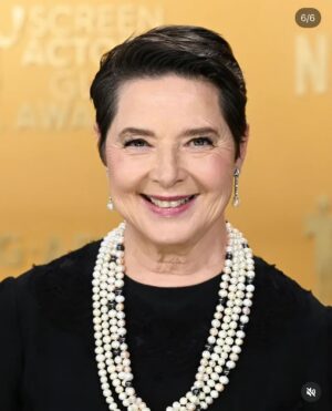 Isabella Rossellini Instagram - I feel very shy on the red carpet inspite of all the help from @lancomeofficial glam team @itsmatin and @peterbutlerhair and beautiful clothes from my friends @dolcegabbana . I can strike poses  when modeling  or acting, but I am totally stiff and rigid when it is a portray @sagawards @focusfeatures