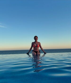 Ivana Baquero Instagram - This trip is nothing short of magical 💙 
We've crossed off some incredible bucket-list adventures, including witnessing the majestic humpback whales breach the waters of Cortez, and after chasing two winters in a row, we’re finally basking in the warmth of the glorious Mexican sun, all while having some of the finest meals we've ever had 🇲🇽 
Feeling deeply grateful...
Thanks for the perfect romantic getaway @villalavalencia @villagroupresorts