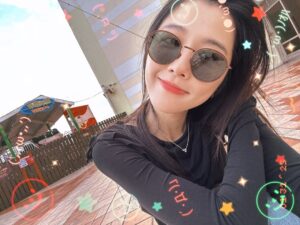 Ivy Shao Instagram - 遊樂園，
長大還是好喜歡。
越刺激越好玩😆

@agete_taiwan 
@tun_grp