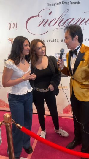 Jackie Sorkin Instagram - Passing down the fine art of being yourself to my 14 year old fashion queen Belly girl, but let’s be honest, she was mostly here for all the swag & cool stuff! 💕Priorities right? 
I Love You, 
Mom

@theacademy #Oscars #Gifting #CoolMomPerks #Hollywood #JustbeYou