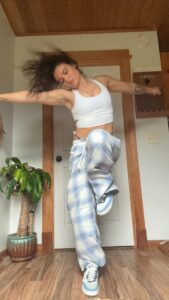 Actress Jade Chynoweth HD Photos and Wallpapers March 2025