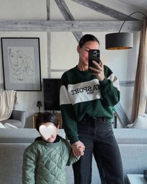 Jade Leboeuf Instagram - Nouveau départ 🫶🏼📦