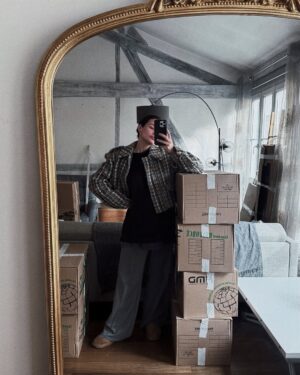 Jade Leboeuf Instagram - Nouveau départ 🫶🏼📦