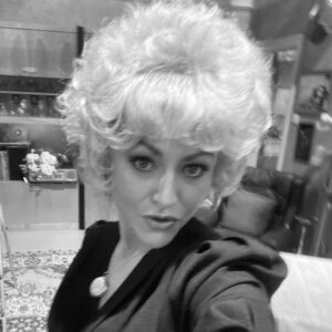 Jaime Winstone Instagram - Such an honour to revive the role of Peggy Mitchel in tonight’s episode of Eastenders. I hope I did her and  all of you proud.❤️✨🙏

It has been Such a pleasure to work alongside Steve McFadden and witness this powerful committed performance. 

He portrays phill hitting new levels of psychosis and
Show’s the true issues that surround the demise of his mental health. The importance of this episode is monumental.  The importance of representation and allowing people to talk about mental health can save  a life. ❤️ thank you to the writers for creating these storylines and keep this conversation going🕊️

Thankyou to my Eastenders Family, cast and crew… and of course my Boyz ❤️🤼‍♂️

Congratulations to the Entire cast and crew of total legends on your 40th anniversary, thankyou for your dedication and Drama!!…EASTENDERS FOREVER⚒️❤️

@bbceastenders 
@bbc 
@jamieannett1 
@krisgreen65 
@chris_clenshaw 
@gmrusso1 
@ddelaney44 
@teddypeterjay 
@iamlailamurphy 
@stevemcfadden_ 
@scott.mitchell3 
@patsypalmerofficial
@jessie.wallace_official 

❤️