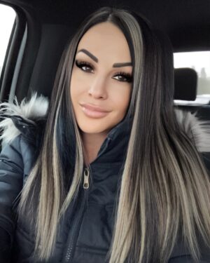 Jamie Szantyr Instagram - New hair, who dis?? 🔥 
Swipe ⬅️ for the befores and afters. 

Ever since I met @paintandstyles 3 years ago, she’s been delivering absolute hair magic every time I sit in her chair! We have been on this hair journey together since we met, and she perfects it every time.

We got rid of the old, and in with the new. A complete hair refresher with longer, and blonder than ever hair extensions. I’m literally obsessed. She’s amazing!

If you’re in Connecticut, go see her at her very own salon, @vxnsalon in West Hartford. She specializes in everything, especially @invisiblebeadextensions and custom colors and cuts. Whatever you want she can do. 
And it’s always such good vibes in her salon. 🖤