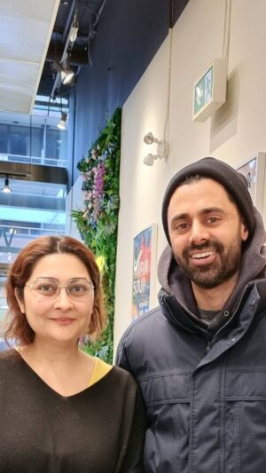 Jana Malik Instagram - Never in my wildest dreams would I have ever imagined that I would actually meet one of my most favorite people! 😍, The @hasanminhaj !! The man with the unmatchable wit, intelligence & charm! 
It was an ordinary day at the restaurant and right in the middle of roasting tomatoes,  I saw him 🤩 , I couldn't believe my eyes at first, but it was him! I literally couldn't breathe 😭 , I didn't wanna disturb him (yes, im a chicken 😶) , and he was about to go..but ! I guess he saw me jumping up & down excitedly whispering "it's him! It's him" to my coworkers 🫣 so He (heart of gold!) He actually came over (!!!) and said hi I'm Hasan (🥲) & asked my name 🙃 , I must've said something,  I don't know , my mind's a blur 😟..im trying so hard to stay 'calm & composed '(you can see the tension in my hands too 🤣) in the pics 😅 
Wow! this was the best day ever! Ever!! 
#bestdayofmylife❤️ #hasanminhaj