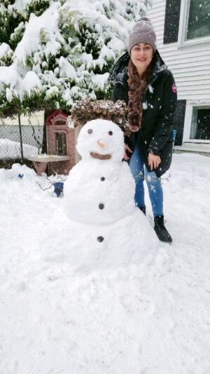 Jana Malik Instagram - I love snow 💖❄️☃️

(I don't like the cold weather, but I love snow ! 🙃 )

Hello from snowy Vancouver 💙

#wintervibes❄️ #vancouverisawesome #snowday