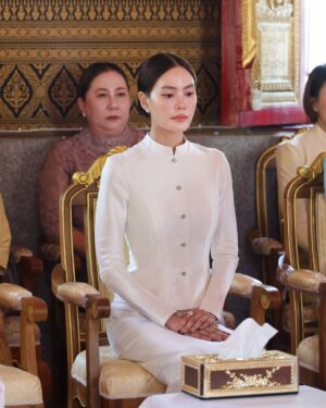 Janie Tienphosuwan Instagram - วันนี้เจนมีโอกาสได้ร่วมทำบุญทอดกฐินพระราชทาน ณ วัดมัชฌิมาวาส (พระอารามหลวง) ตำบลหมากแข้ง อำเภอเมืองอุดรธานี จังหวัดอุดรธานี นำถวายโดย อาจารย์โอเล่ & พี่ส้มเช้ง และพี่ๆทีมงาน เดอะโกส ซีเครท ขออนุโมทนาบุญนี้ให้กับกัลยาณมิตรทุกๆท่านด้วยนะคะ 🙏🏻 ท่านใดที่สนใจร่วมทำบุญ สามารถทำบุญได้ตามกำลังศรัทธาของบัญชีวัด ชื่อบัญชี วัดมัชฌิมาวาส (บูรณะพระอุโบสถ) ธนาคารกรุงไทย เลขบัญชี 662-5-19618-5 🙏🏻🤍