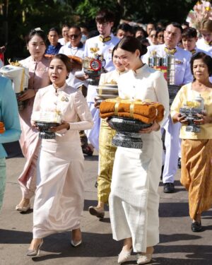 Janie Tienphosuwan Instagram - วันนี้เจนมีโอกาสได้ร่วมทำบุญทอดกฐินพระราชทาน ณ วัดมัชฌิมาวาส (พระอารามหลวง) ตำบลหมากแข้ง อำเภอเมืองอุดรธานี จังหวัดอุดรธานี นำถวายโดย อาจารย์โอเล่ & พี่ส้มเช้ง และพี่ๆทีมงาน เดอะโกส ซีเครท ขออนุโมทนาบุญนี้ให้กับกัลยาณมิตรทุกๆท่านด้วยนะคะ 🙏🏻 ท่านใดที่สนใจร่วมทำบุญ สามารถทำบุญได้ตามกำลังศรัทธาของบัญชีวัด ชื่อบัญชี วัดมัชฌิมาวาส (บูรณะพระอุโบสถ) ธนาคารกรุงไทย เลขบัญชี 662-5-19618-5 🙏🏻🤍