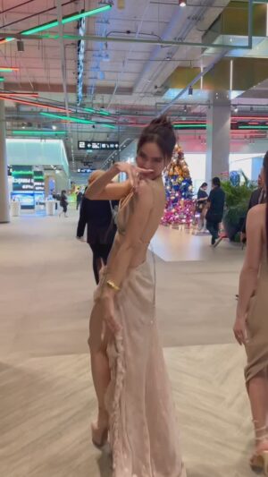 Janie Tienphosuwan Instagram - Cheers 🥂
