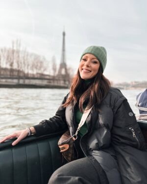Jasmin Wagner Instagram - PARIS, PARIS 🇫🇷🥐
Ich durfte einen wunderschönen Valentinstag in Paris verbringen und habe mich neu verliebt in diese schöne Stadt. Meine persönliche Challenge: so viele Macarons und Croissants 🥐 wie möglich probieren und ich denke, ich war erfolgreich. 
Wohin plant ihr euren nächsten Trip? 🛫🧳
Habt ihr eine Liebligsstadt? 

#amour #paris #stadtderliebe #bisous