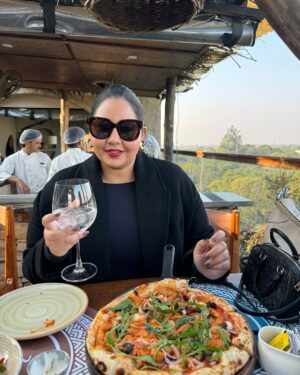 Jasmine Sidhu Instagram - Counting down the days until summer adventures begin, Kithe Rehge? 🌞

(Plus-size, Plus-size clothing , Chandigarh blogger)