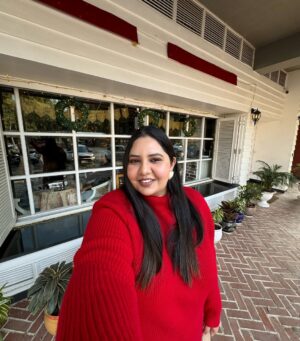 Jasmine Sidhu Instagram - Santa clause is coming 🎅🏻🎄

.
.
.
.
#christmastime #dayout #christmas #christmasdecor #christmas2024 
#merrychristmas #chandigarh #snowday