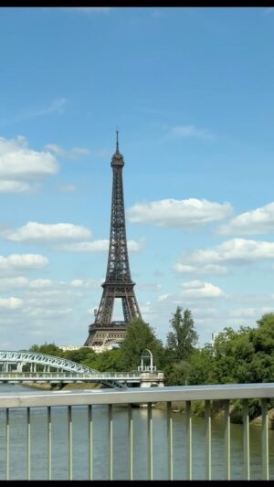 Jasmine Sidhu Instagram - Eiffel Tower at night >>>>

#eiffeltowerlover #eiffeltower #paris #parisismagic #parisisbeautiful