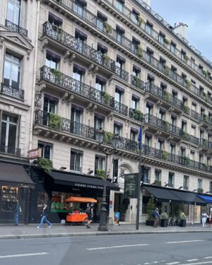 Jasmine Sidhu Instagram - I once went to Paris and never came back ✨🌟🤍

.
.
.
.
.
#jazzfoodtravelshop #parisfrance #parisfood #pariscoffee #parisfoodie #coffee #coffeetime #kitsuné #cafekitsune