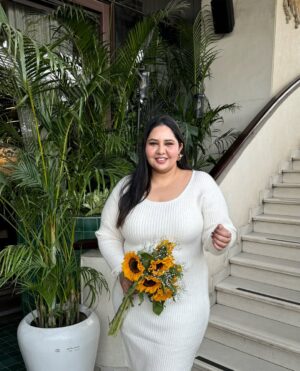 Jasmine Sidhu Instagram - Can we have sunflowers for Rose Day? 🌻

(Sunflowers, Rose Day, Valentine’s Day , 2025)
