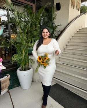 Jasmine Sidhu Instagram - Can we have sunflowers for Rose Day? 🌻

(Sunflowers, Rose Day, Valentine’s Day , 2025)