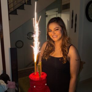 Javeria Abbasi Instagram - Birthday Party 🥳🎉🎂
So grateful for the love you all gave me; my family, friends and fans!
Thank u so much, Love u all 🧡 #juvariaabbasi #birthday