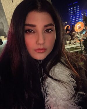 Javeria Saud Instagram - #latenightdinner #friends #winter @flammepk