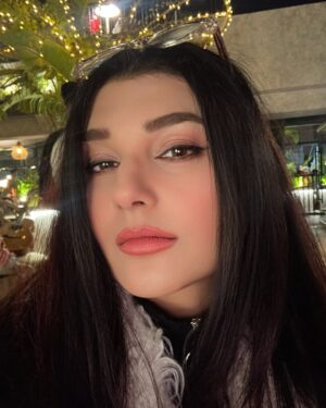 Javeria Saud Instagram - #latenightdinner #friends #winter @flammepk