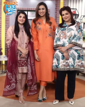 Javeria Saud Instagram - Dear @faaizahasan , m so thrilled to have finally met u on the show this morning! I’ve admired ur work for a long time n it’s amazing to share the screen with someone as talented n inspiring as u. I’d love to explore the possibility of working together in the future. U r Such a great company Mashallah. Stay blessed ❤️ kots of love 🥰