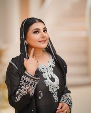 Javeria Saud Instagram - #javeriasaud #pyararamzan #dresscourtesy @sanashahids_official #makeup @kashees_official #photography @jawwadmushtaqfilms #stylist @sheezays10