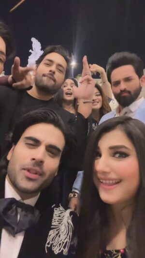 Javeria Saud Instagram - #greenentertainment #mohabbataurmehngai #onset #kasheeskingdom #javeriasaud #filmstarsaud #mayakhan #nomanhabib #salmansaeed #eshalfayaz #malikaqeel #anooshayabbasi