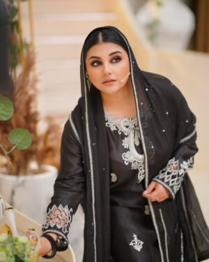 Javeria Saud Instagram - #javeriasaud #pyararamzan #dresscourtesy @sanashahids_official #makeup @kashees_official #photography @jawwadmushtaqfilms #stylist @sheezays10