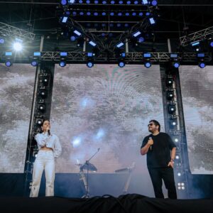 Javiera Mena Instagram - Ya es de ustedes “Mar de coral” una colaboración con @santiagomotorizado un héroe de verdad 𓇼 ⋆.˚ 𓆉 𓆝 𓆡⋆.˚ 𓇼

 Está balada se trata sobre el amor a distancia, cuando las ilusiones y complicaciones que aparecen en la lejanía nos hacen llegar a lo más profundo, a un mar de coral 𓇼 ˖ ݁𖥔 ݁˖🌊｡𖦹 .🐚🫧