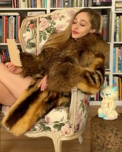 Actress Jemima Kirke HD Photos and Wallpapers March 2025