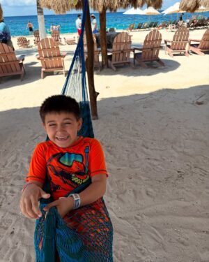 Jen Lilley Instagram - Had to share a few more photos because this trip was incredible!

#cozumel #familytrip #momlife