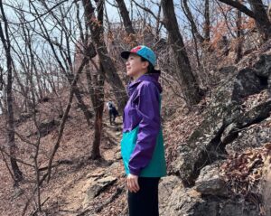 Jeon Hye-jin Instagram - 콧구멍 가득 봄 냄새 담고 왔더니 또 눈이 웬 말이냐⛰️😲