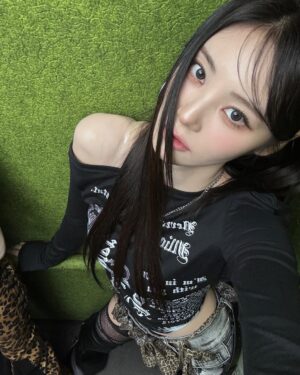Jeong Jin-sol Instagram - 암쏘쏘쏘 핫핫
