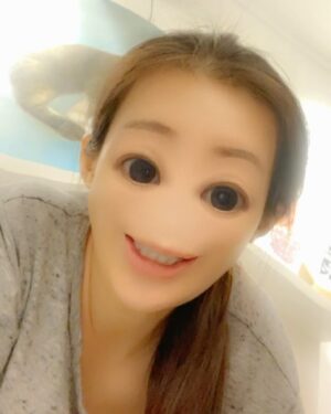 Jesseca Liu Instagram - 今天是我老婆的生日，一个美丽、聪明、温柔……以及能忍受我所有奇奇怪怪行为的伟大女人！谢谢你每天都忍住不报警，跟我过继续日子。今天你最大，想吃什么就吃什么，想买什么就买什么。祝你跟影片一样。。永远幸福开心。爱你 forever～～ ❤️❤️
#田侍日常 #老婆说什么就什么 #生日快乐