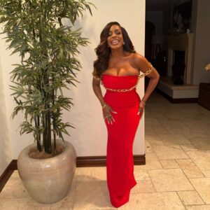 Jessica Betts Instagram - Congratulations @jessicabettsmusic on your Artistic Impact Award @reach_la 🎉🙌🏽🏆 I L O V ED presenting you 🥰😍🥰 #ProudWife❤️ YOU GOT THAT GLOW BABY‼️(Last slide) 😂
Stylist @lookslikelexx 
Mu @so.nimoh