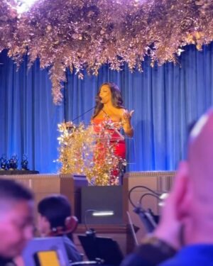 Jessica Betts Instagram - Congratulations @jessicabettsmusic on your Artistic Impact Award @reach_la 🎉🙌🏽🏆 I L O V ED presenting you 🥰😍🥰 #ProudWife❤️ YOU GOT THAT GLOW BABY‼️(Last slide) 😂
Stylist @lookslikelexx 
Mu @so.nimoh